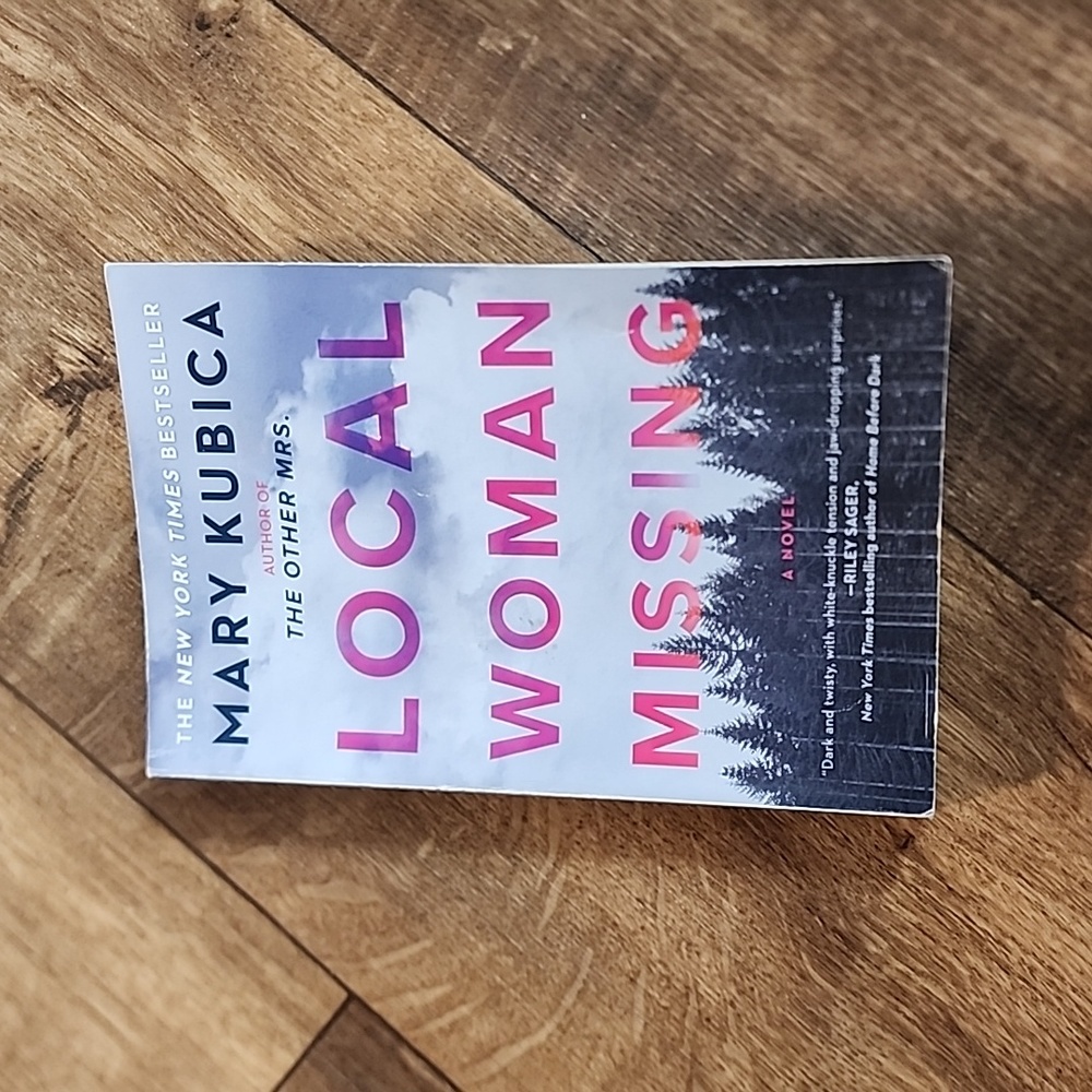 Local Woman Missing Paperback